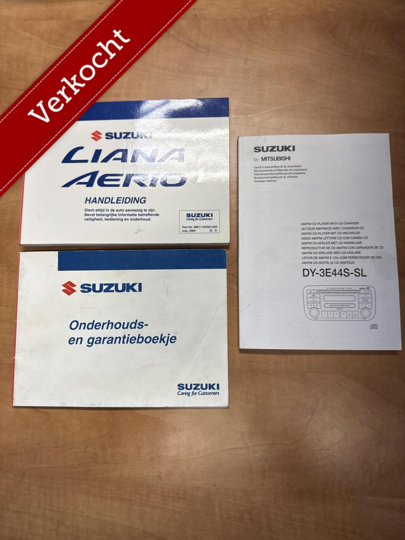 Foto van Suzuki Liana