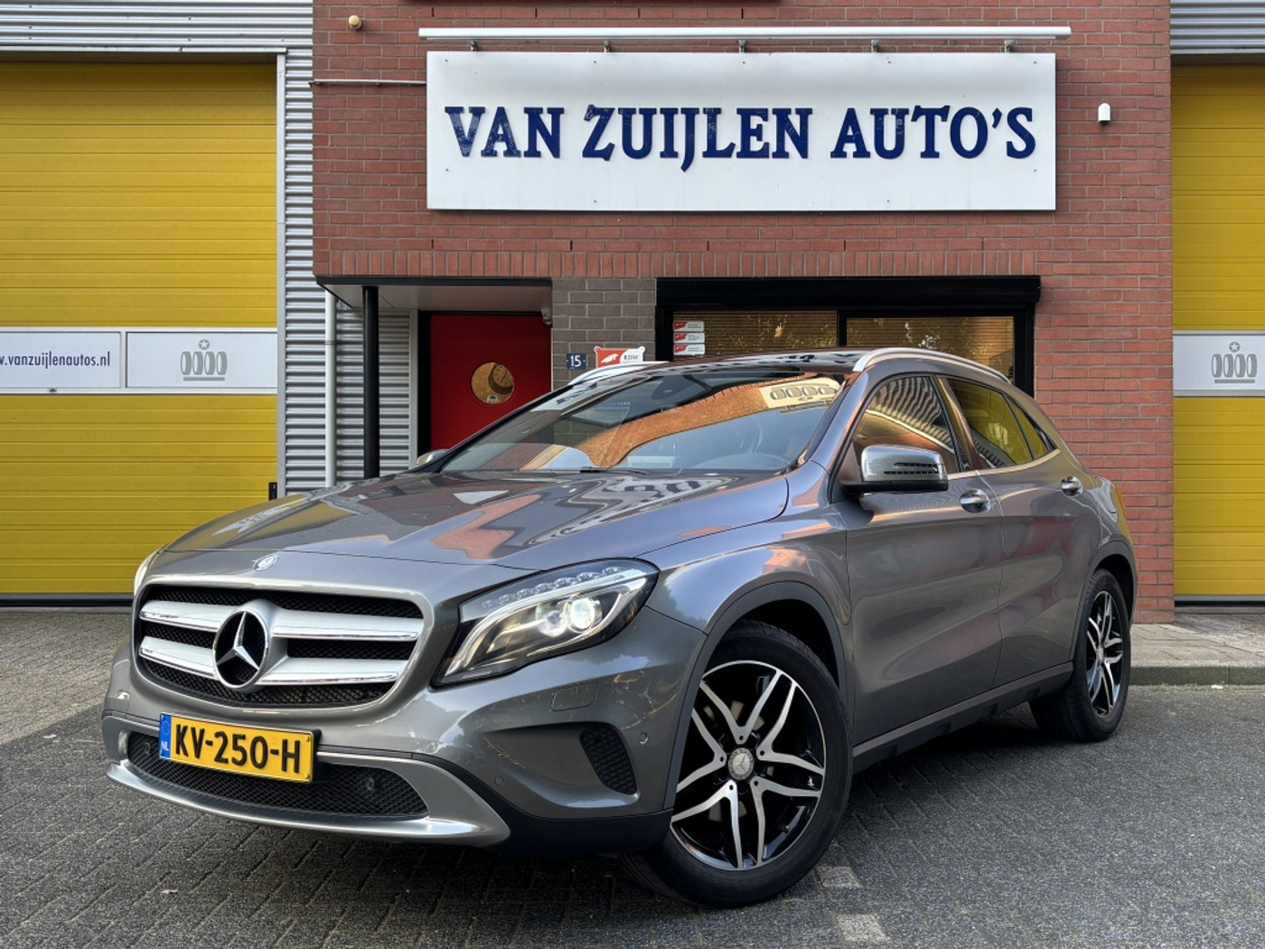 Mercedes-Benz Gla 180 180 Prestige Aut Panorama HarmanKardon Trekhaak Camera Leder 18'' 2016 - voorkant