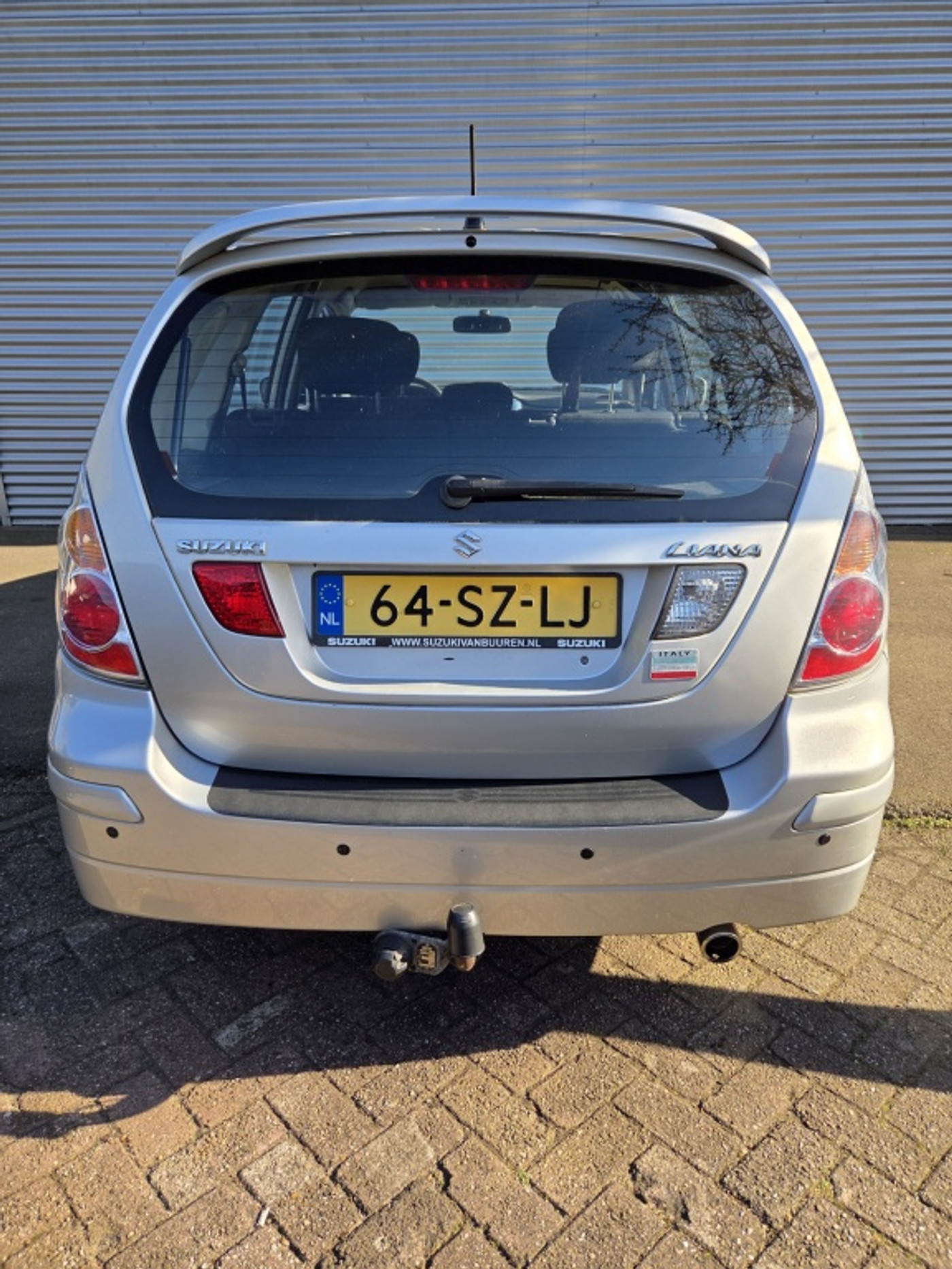 Foto van Suzuki Liana