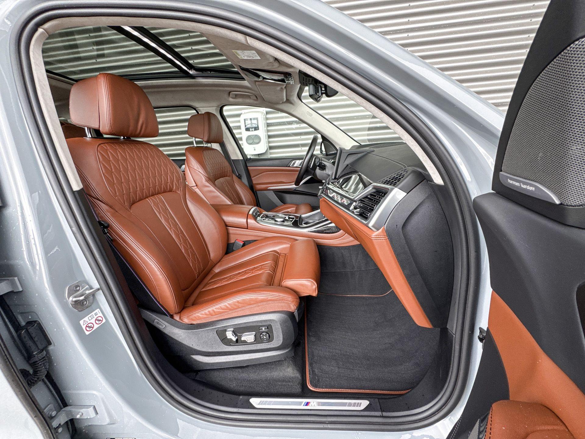 Foto van BMW X7 Xdrive40d