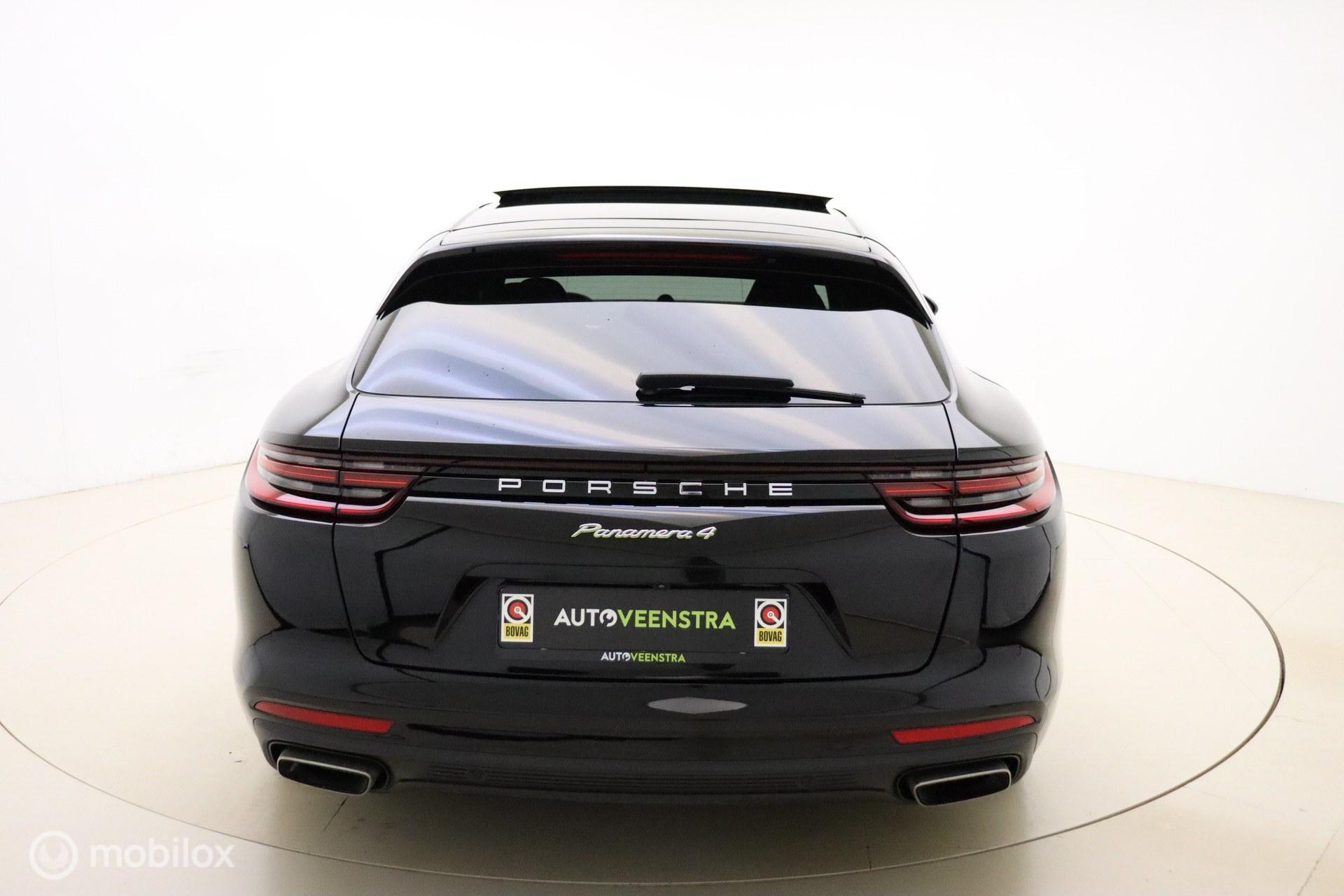 Foto van Porsche Panamera 4 E-hybrid