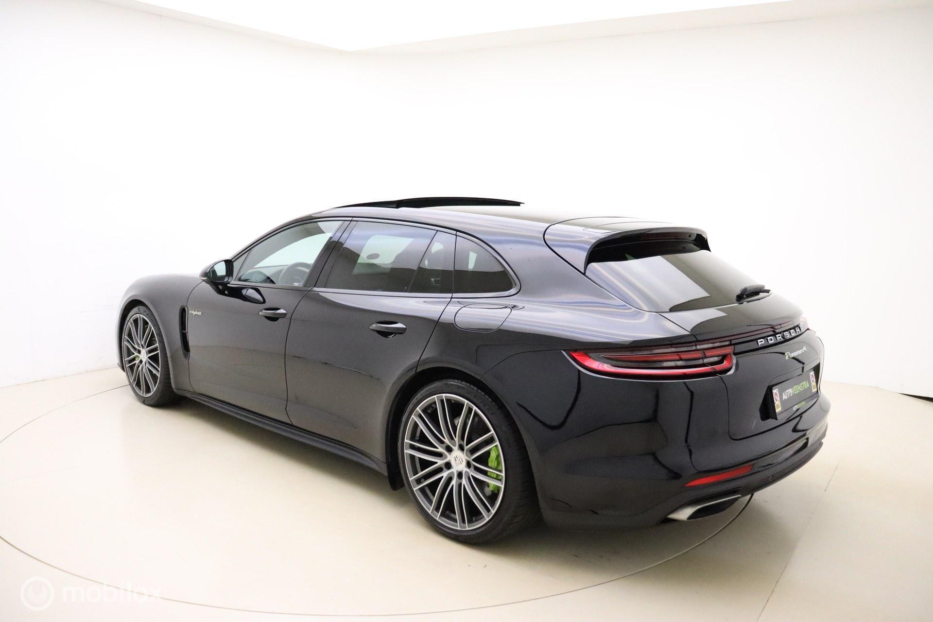 Foto van Porsche Panamera 4 E-hybrid