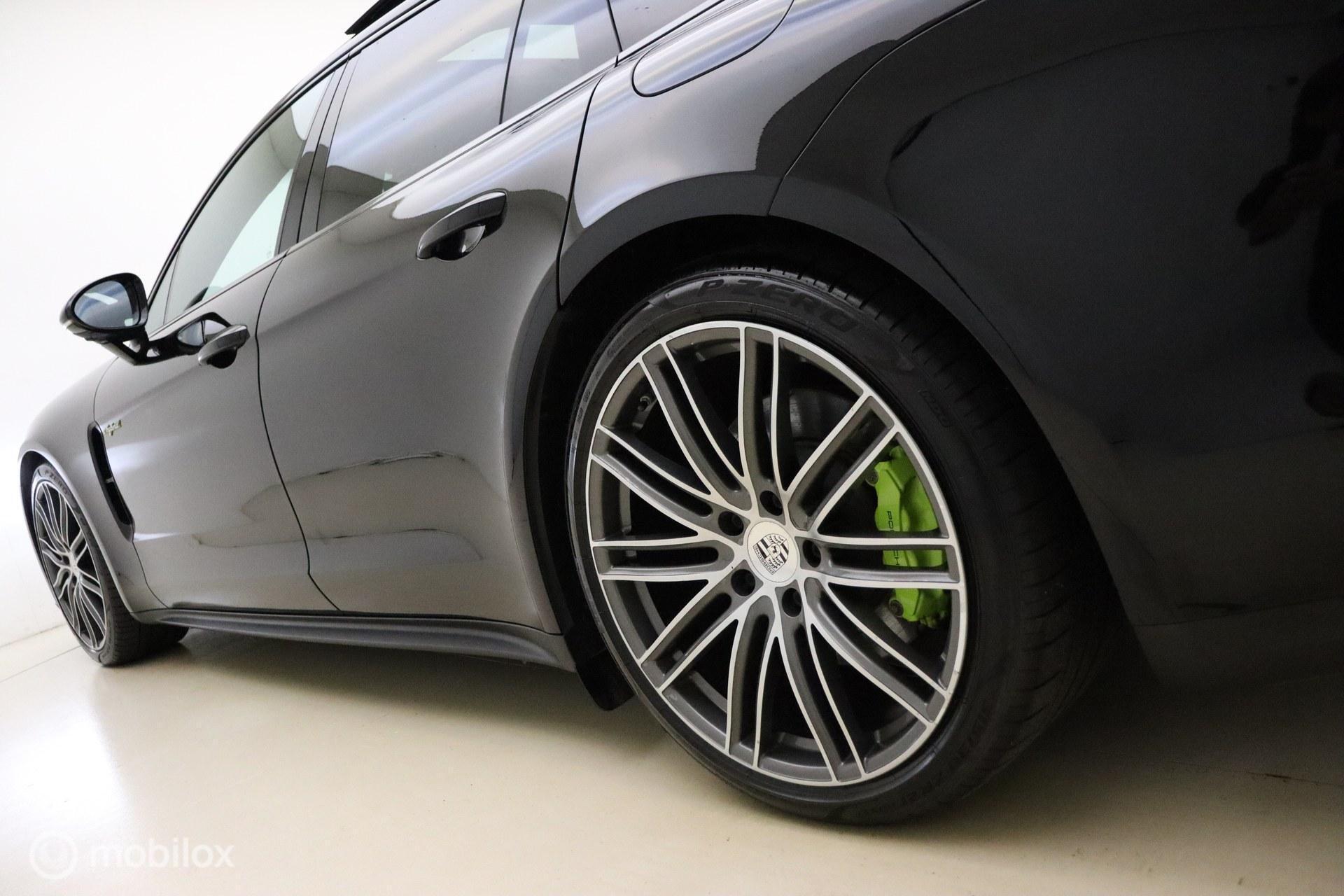 Foto van Porsche Panamera 4 E-hybrid