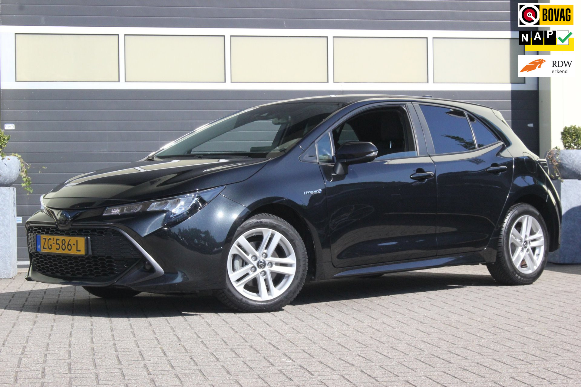 Toyota Toyota Corolla 1.8 Hybrid Active Zwart Camera 2019 - voorkant