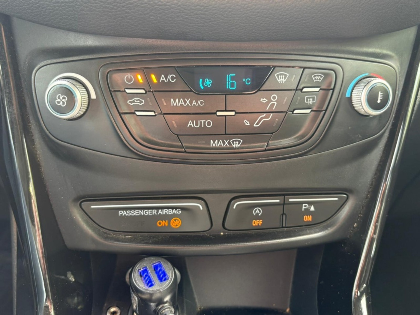 Foto van Ford B-max