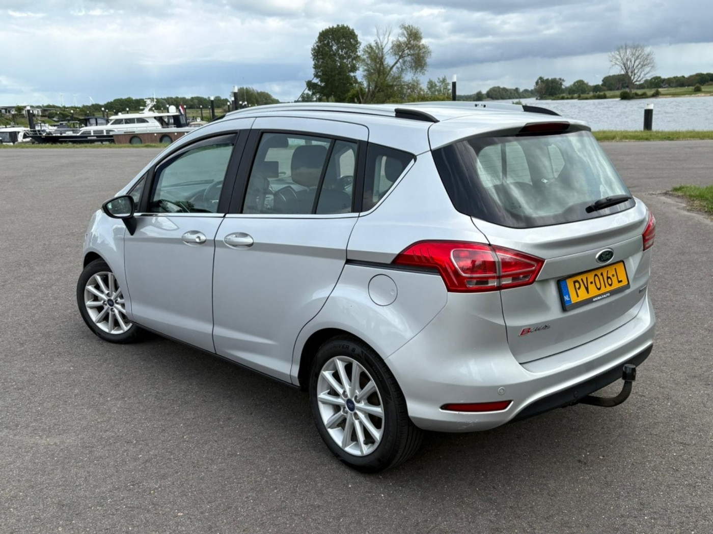 Foto van Ford B-max