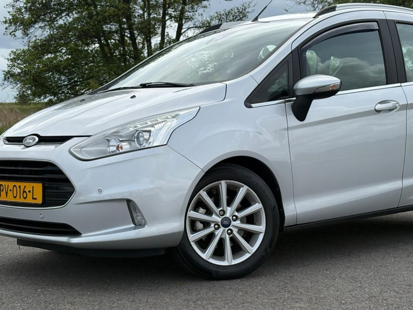 Foto van Ford B-max