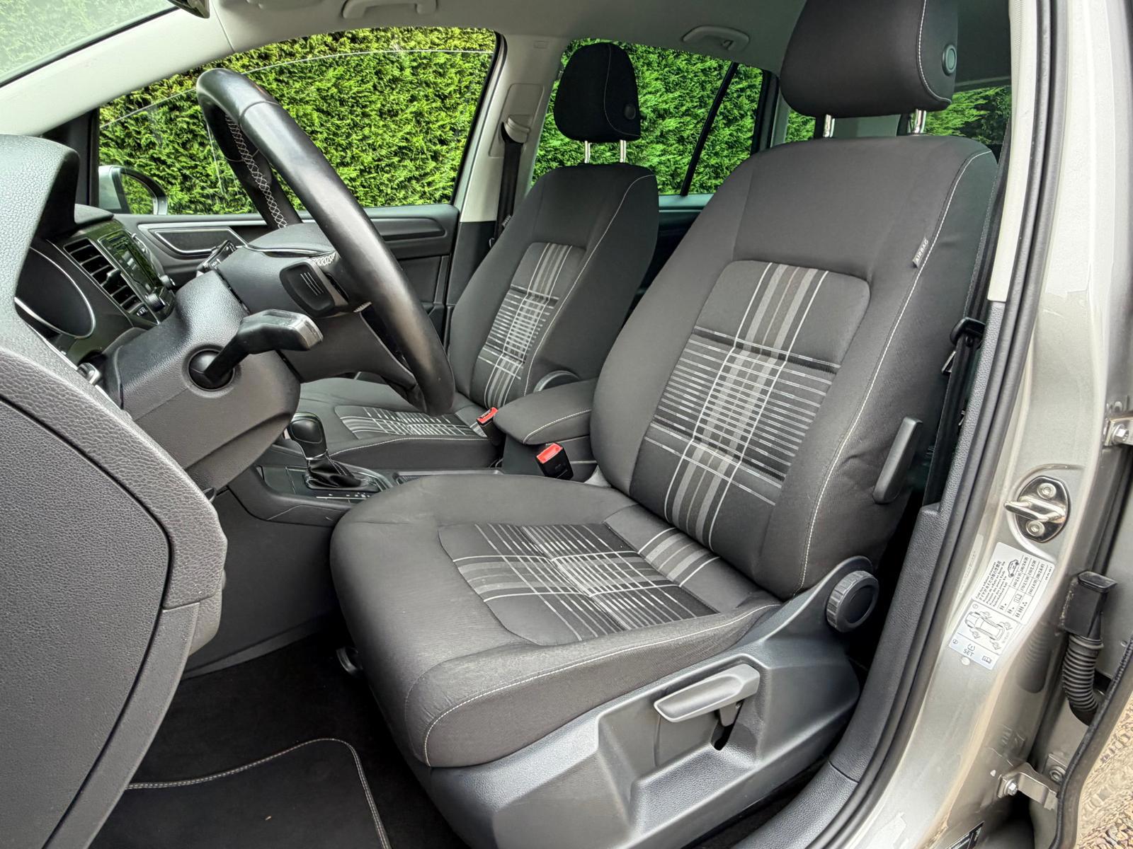 Foto van Volkswagen Golf Sportsvan
