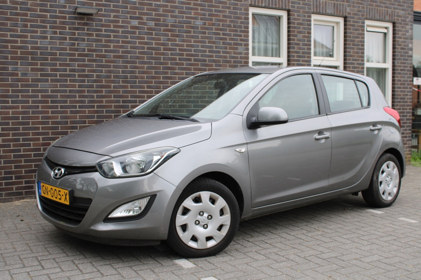 Hyundai I20 1.2i i-Motion-5drs-airco-afnb trekh-lage km stand 2013 - voorkant