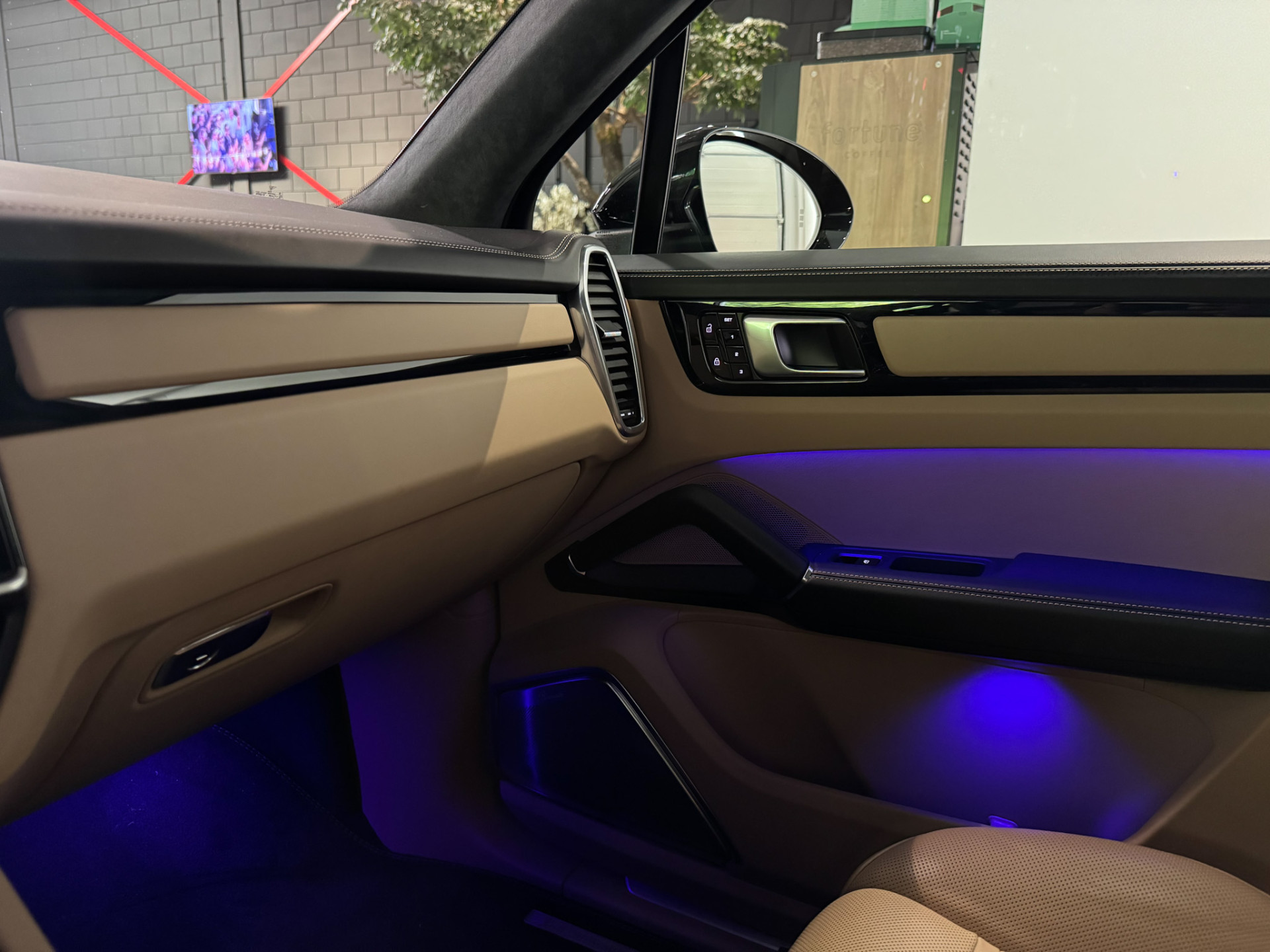 Foto van Porsche Cayenne E-hybrid