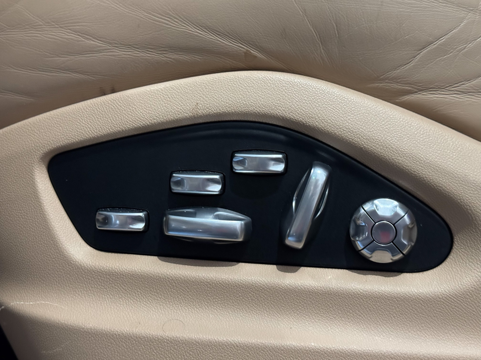 Foto van Porsche Cayenne E-hybrid