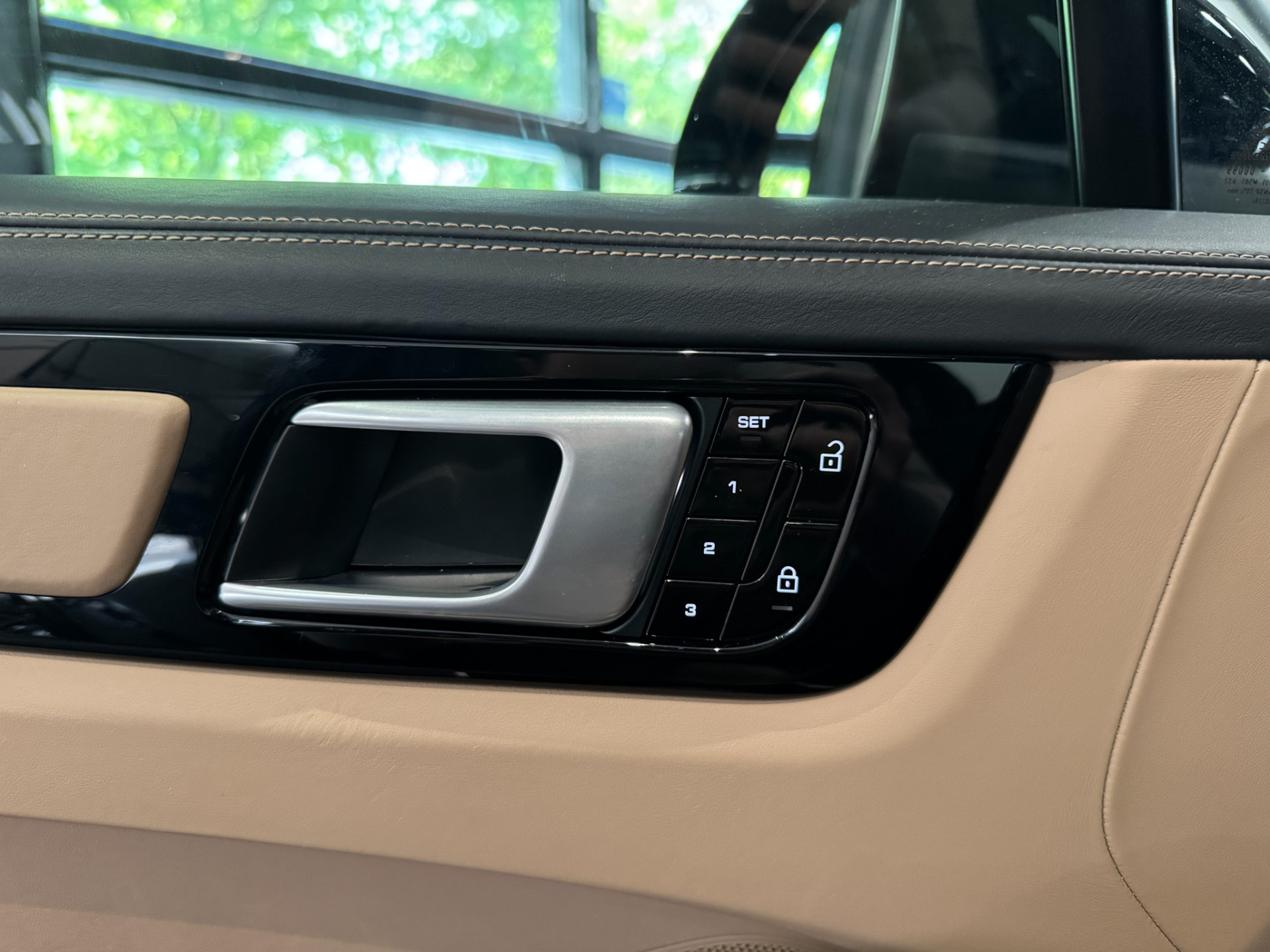 Foto van Porsche Cayenne E-hybrid