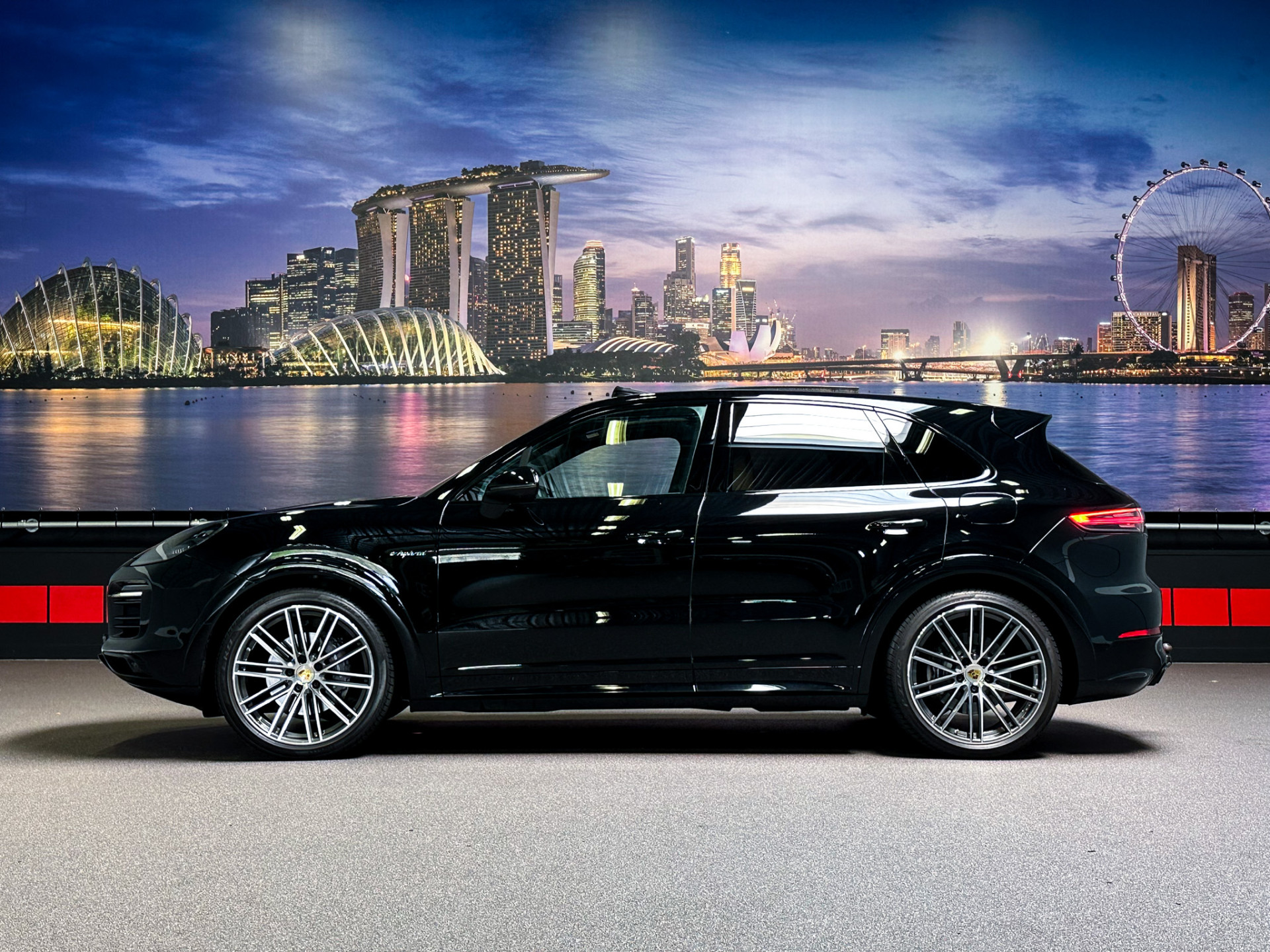 Foto van Porsche Cayenne E-hybrid