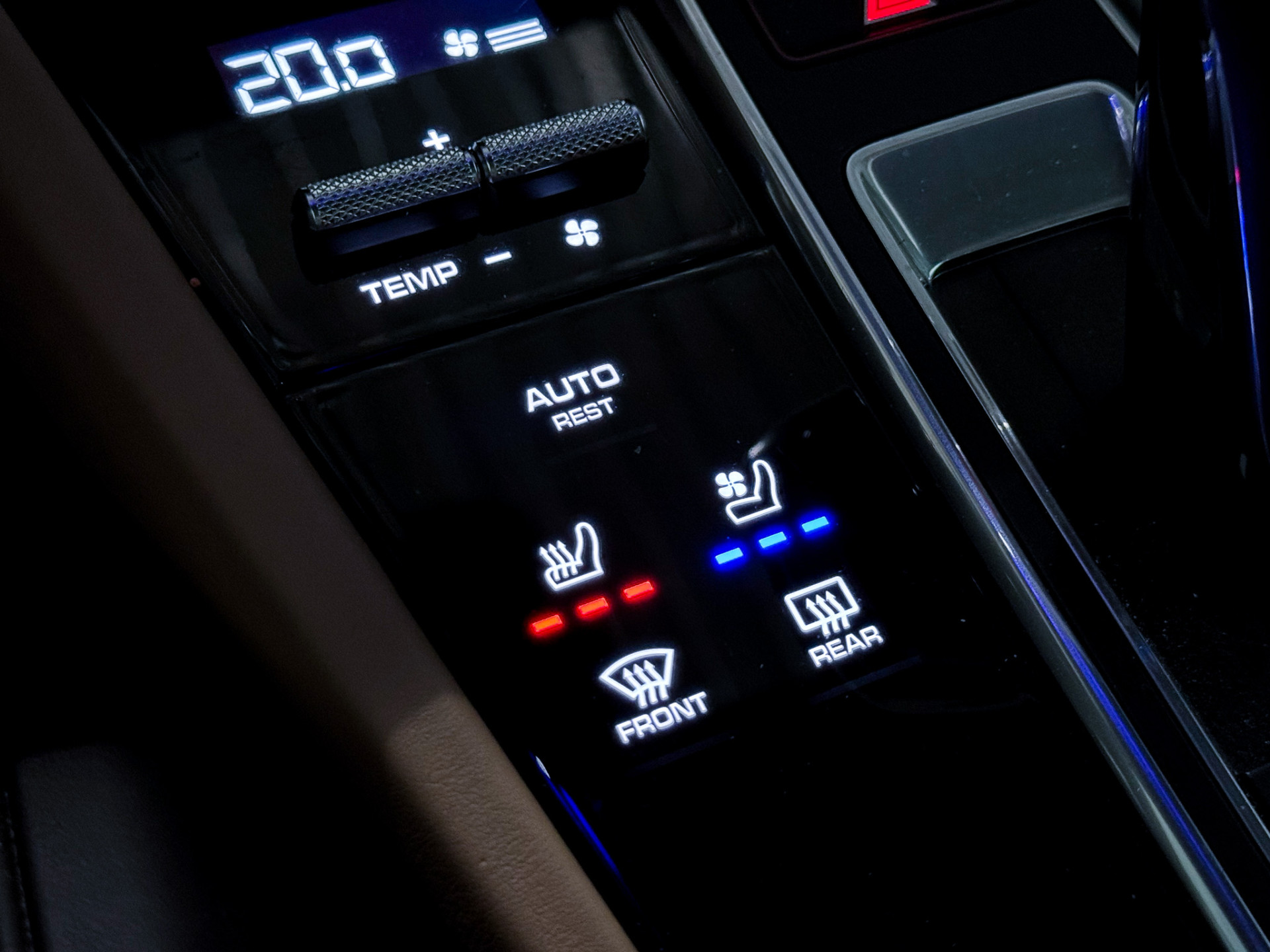 Foto van Porsche Cayenne E-hybrid
