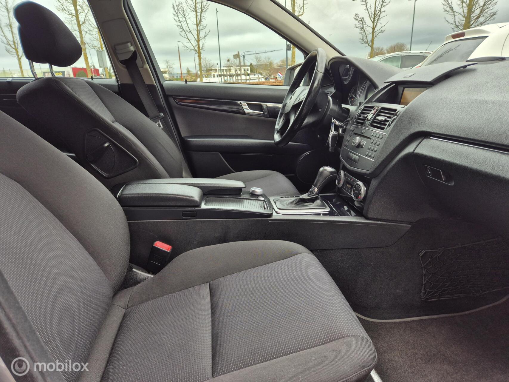 Foto van Mercedes-Benz C 180 Kompressor