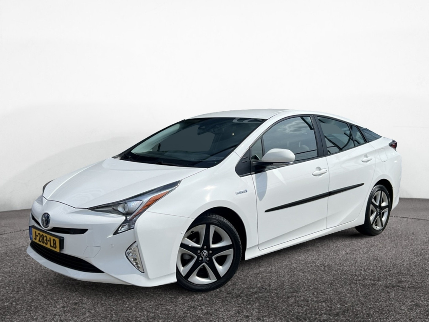 Toyota Toyota Prius 1.8 Executive 2019 - voorkant