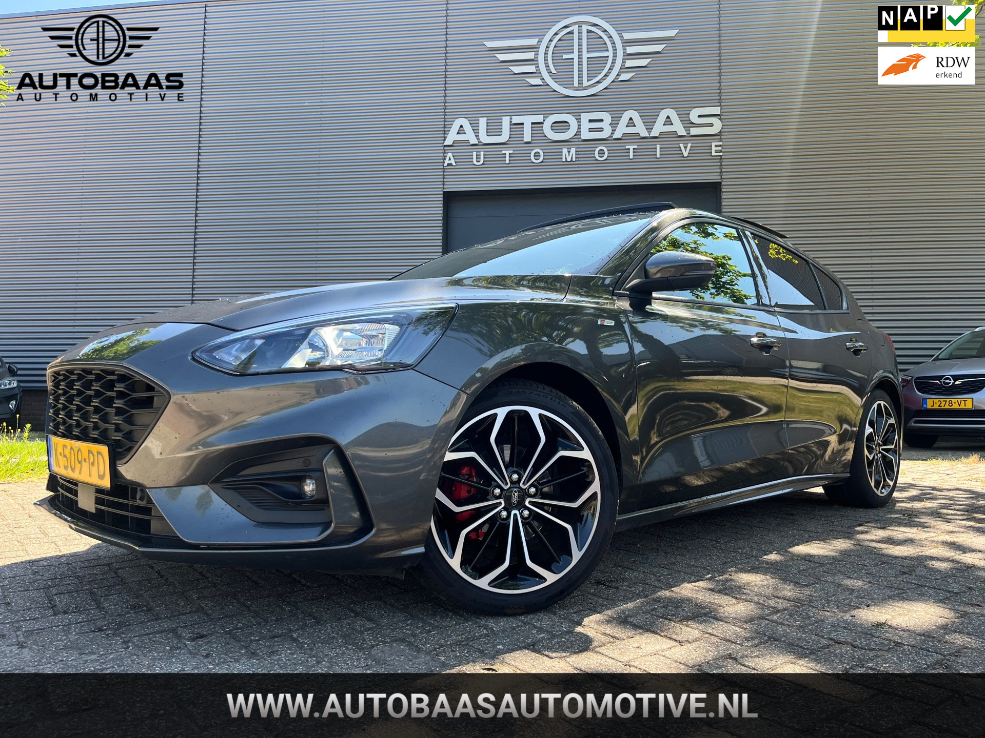 Ford Focus 1.0 Hybrid ST Line X NL-AUTO+1EIG+NAP+PANORAMADAK+TREKHAAK+CAMERA+18 INCH+LED+INCL BTW+ 2021 - voorkant