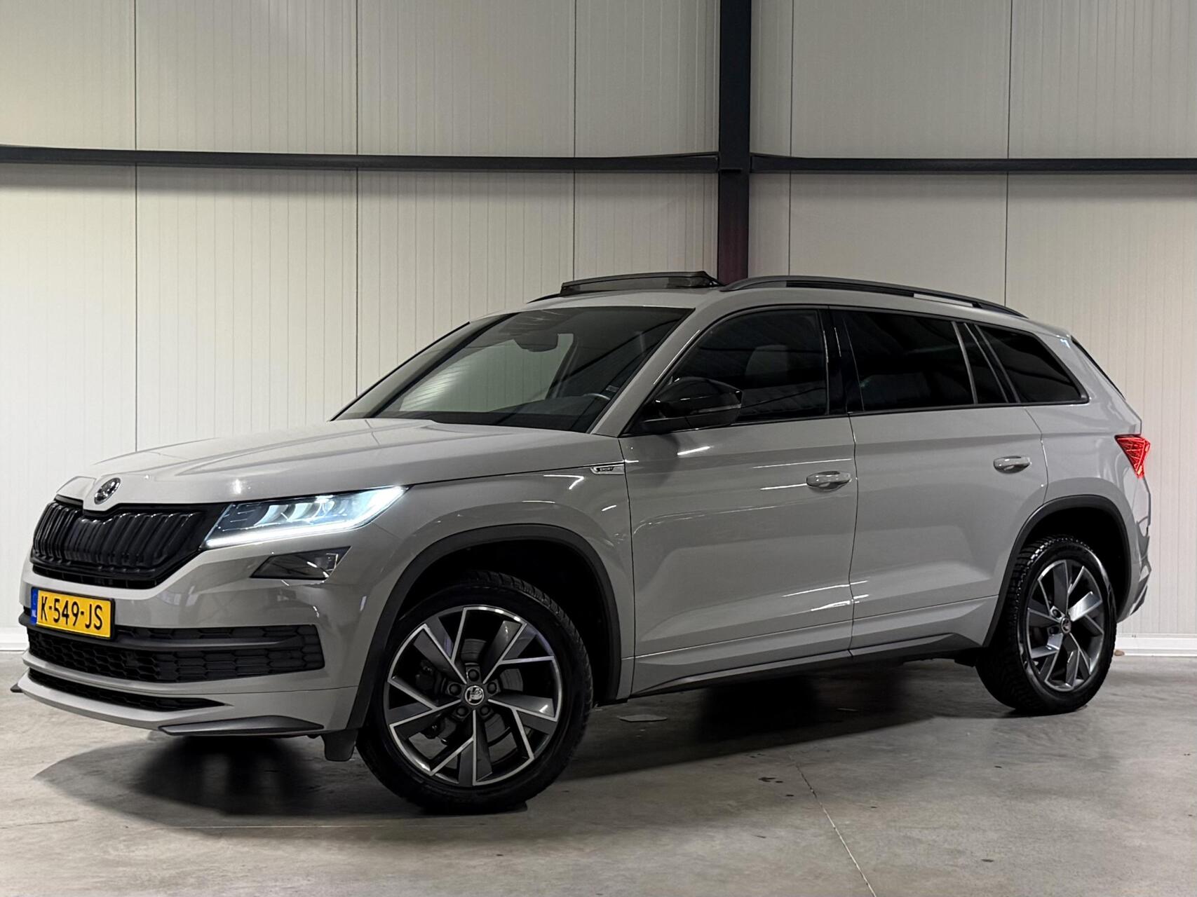Skoda Kodiaq 1.5 TSI Sportline Pano Canton 7 Pers Trekhaak 2020 - voorkant