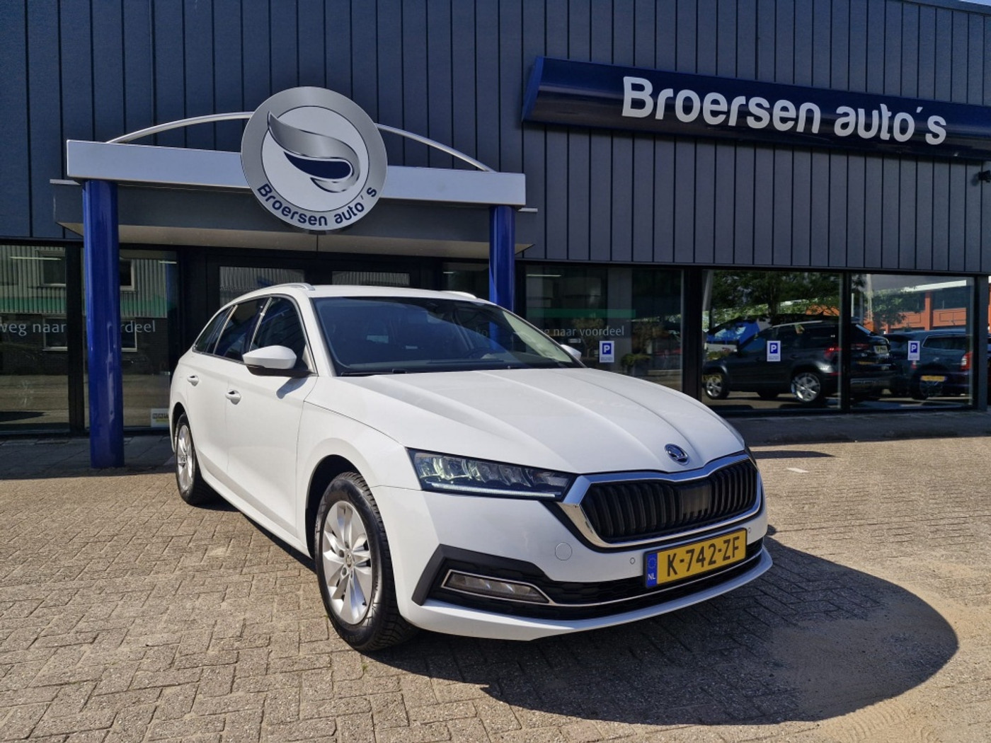 Skoda Octavia 1.0 TSI Business Edition | 1e eigenaar | Navigatie | Trekhaak | 2021 - voorkant