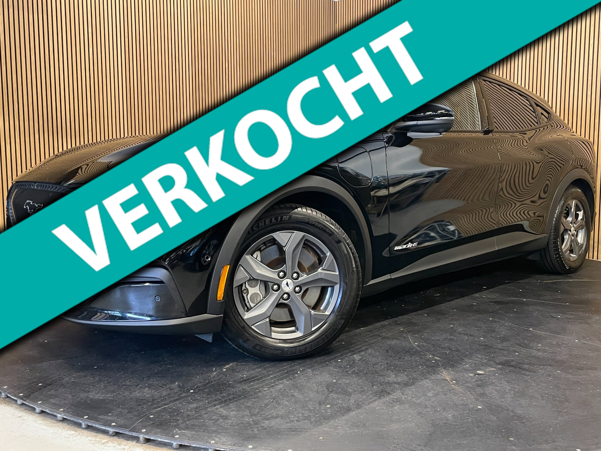 Ford Mustang Mach-e RWD 75 kWh|94% SOH|PANORAMA|MEMORY|LEDER|B&O|ACC|360+V+A-CAMERA|CARPLAY|STOEL+STUURVERW|NL-AUTO|INCL BTW|NAP| 2021 - voorkant