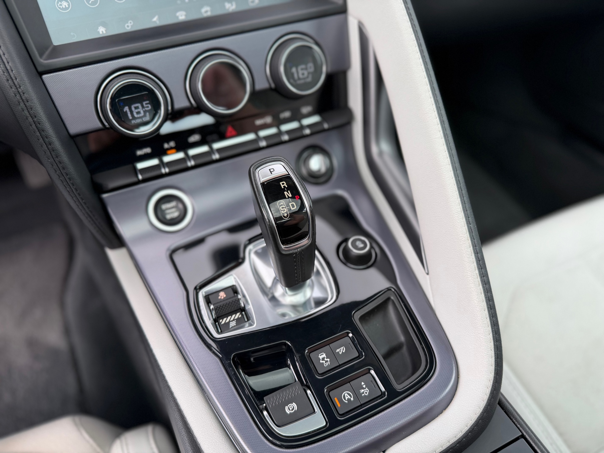 Foto van Jaguar Jaguar F-type
