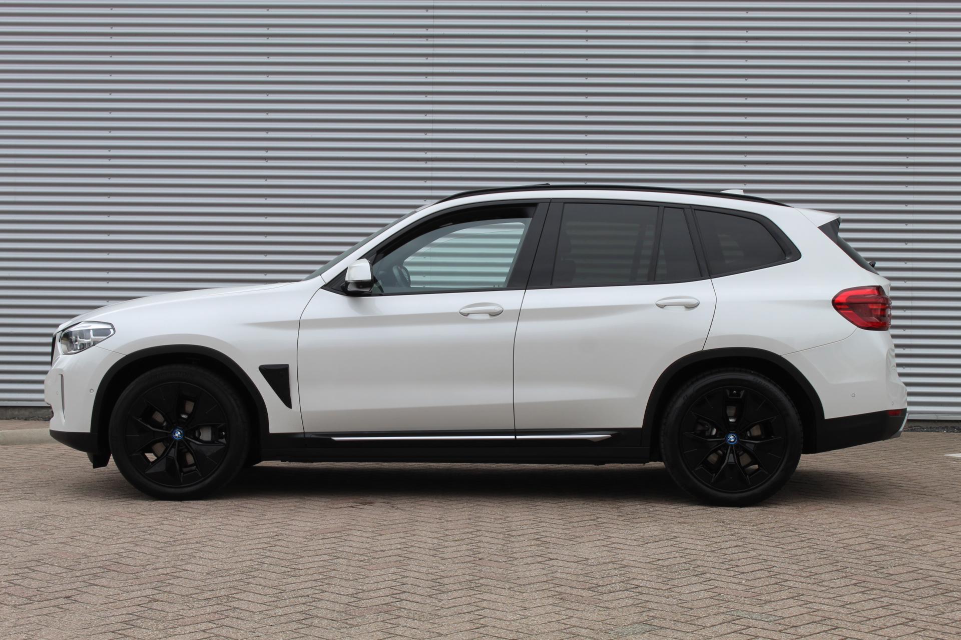 Foto van BMW Ix3