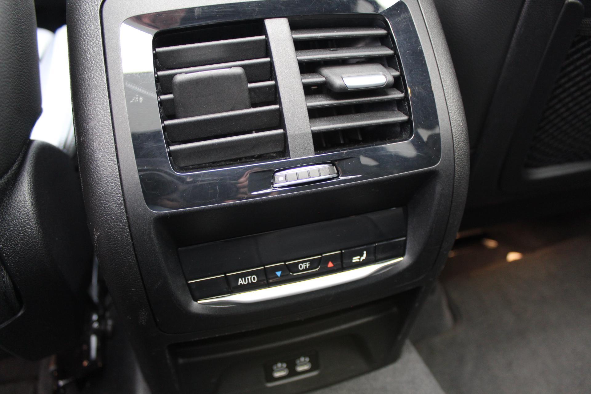 Foto van BMW Ix3