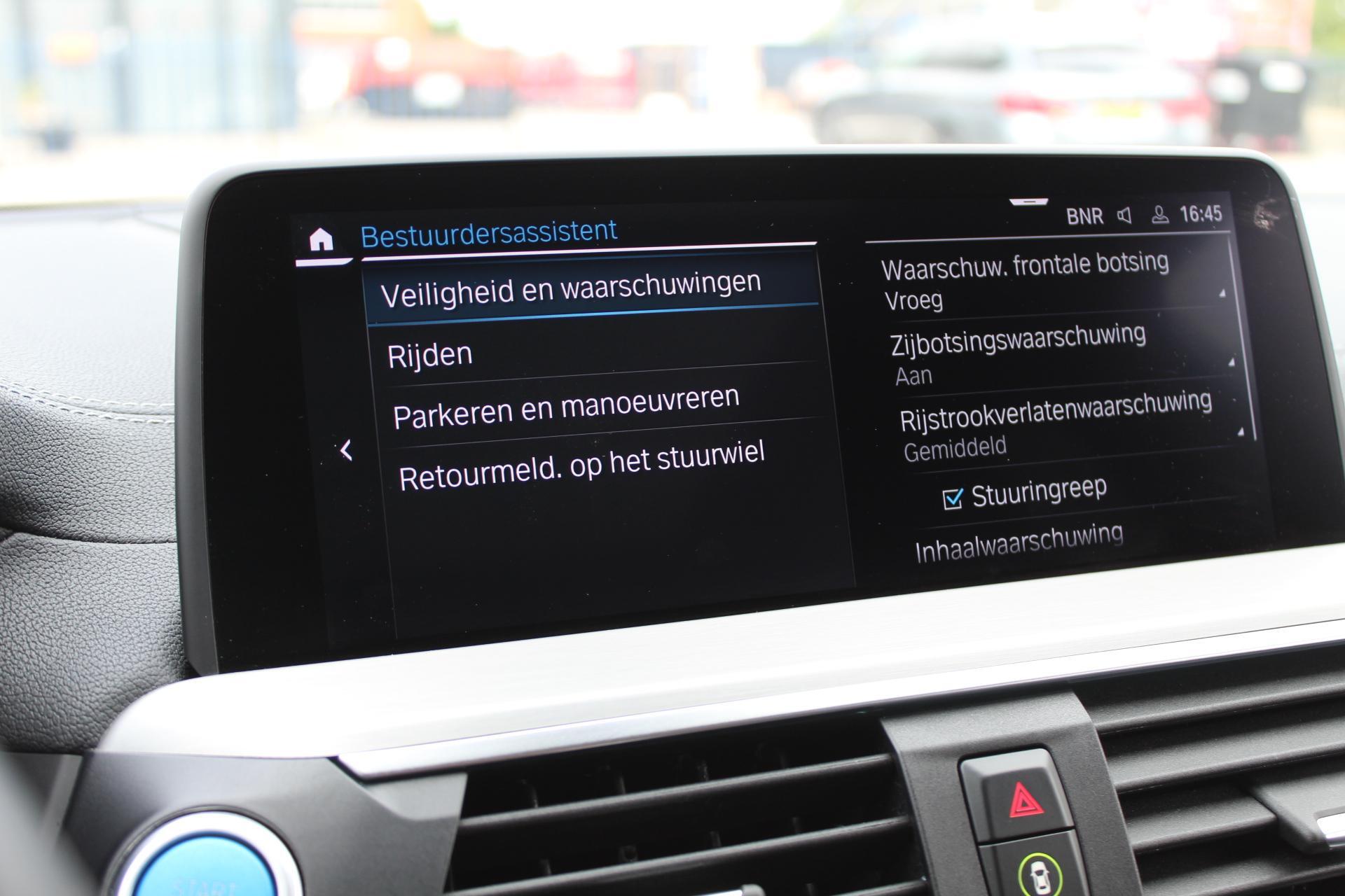 Foto van BMW Ix3