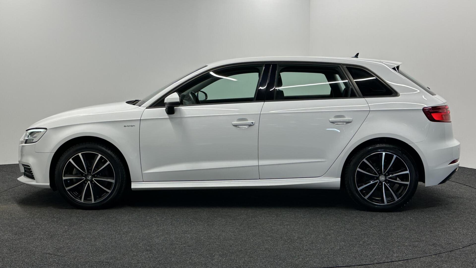Foto van Audi A3 Sportback E-tron