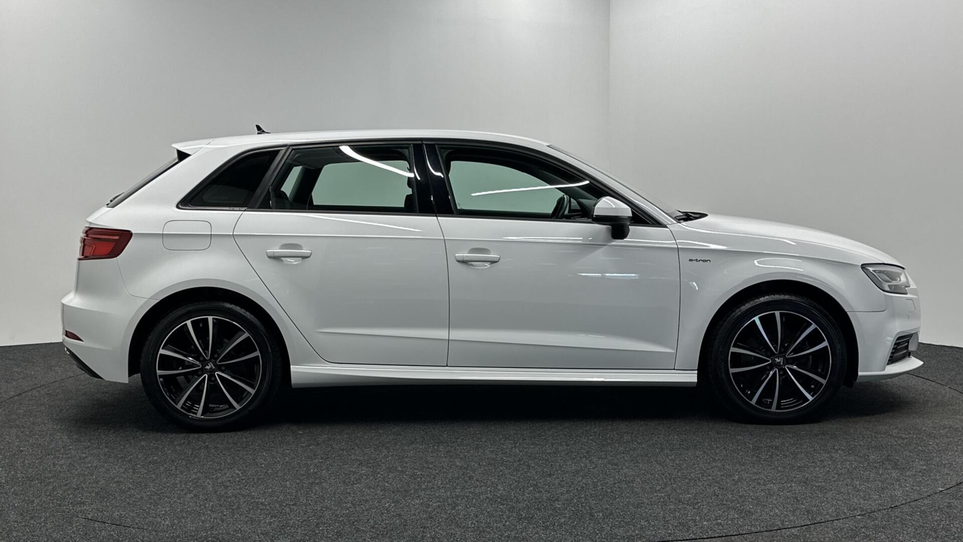 Foto van Audi A3 Sportback E-tron