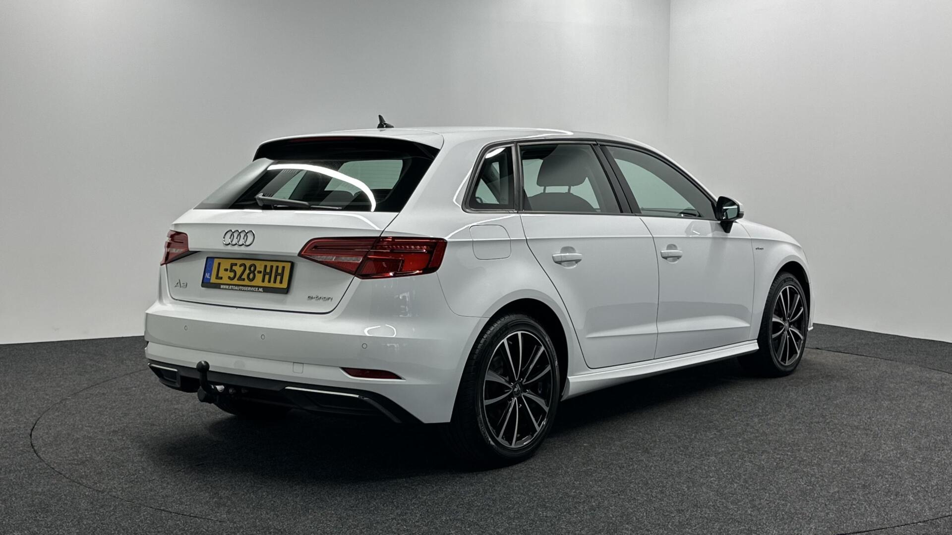 Foto van Audi A3 Sportback E-tron