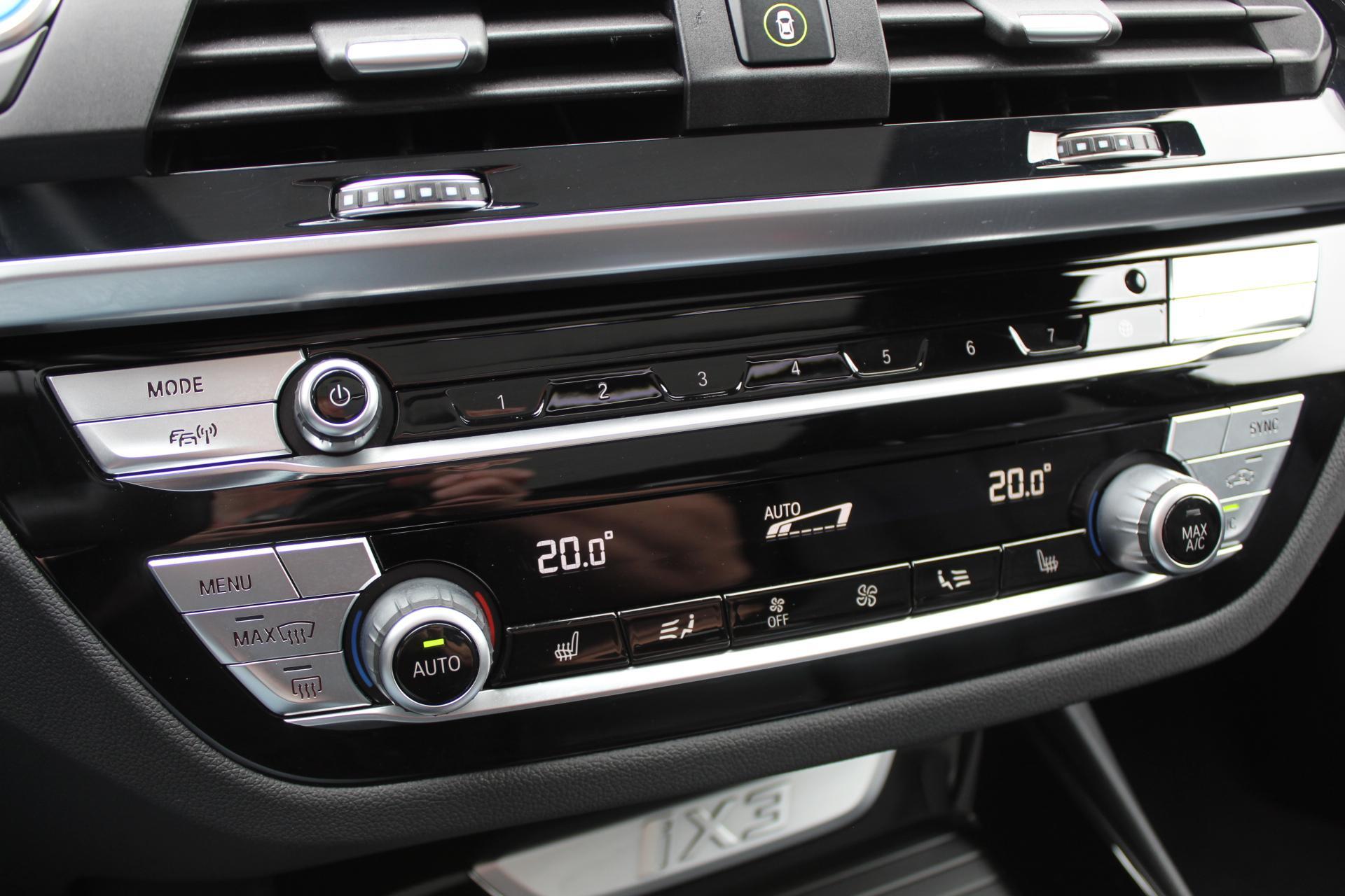 Foto van BMW Ix3