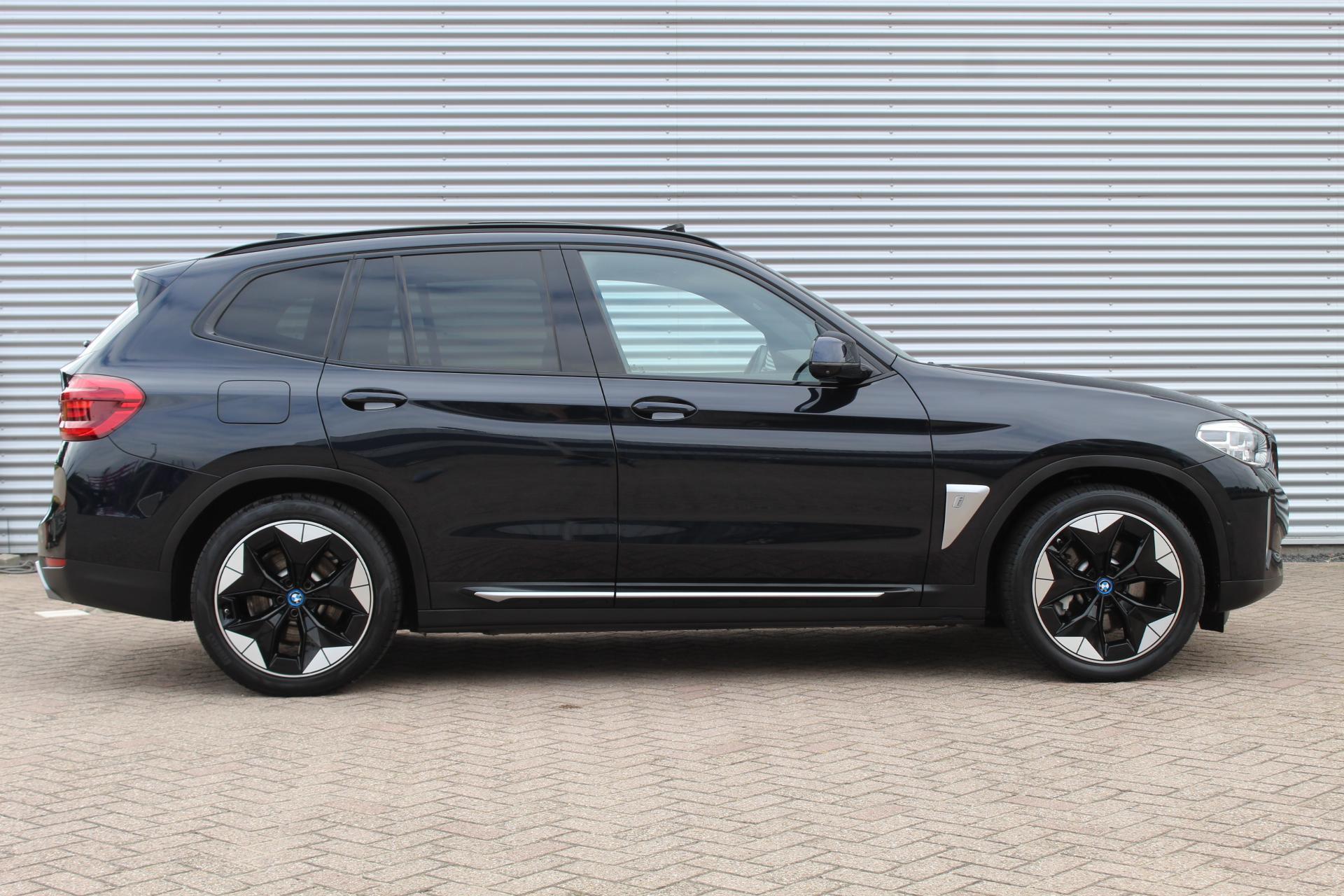 Foto van BMW Ix3