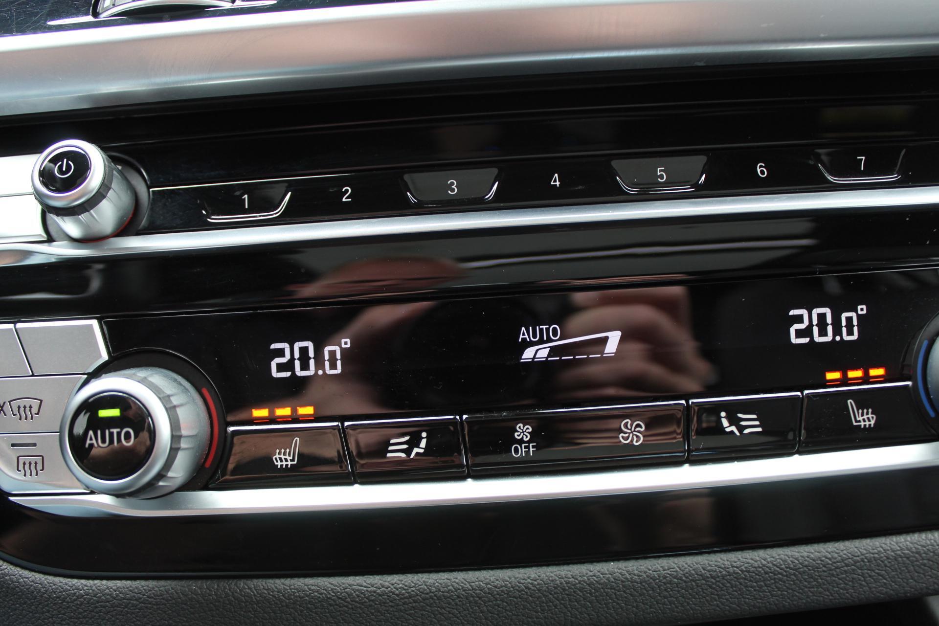 Foto van BMW Ix3