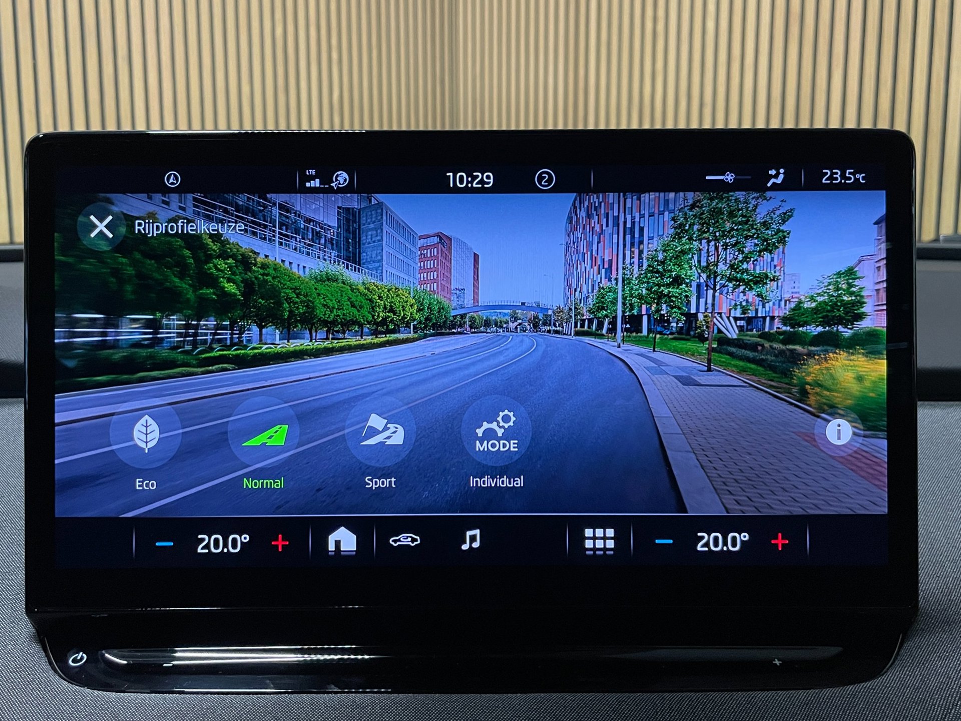 Foto van Skoda Enyaq 80