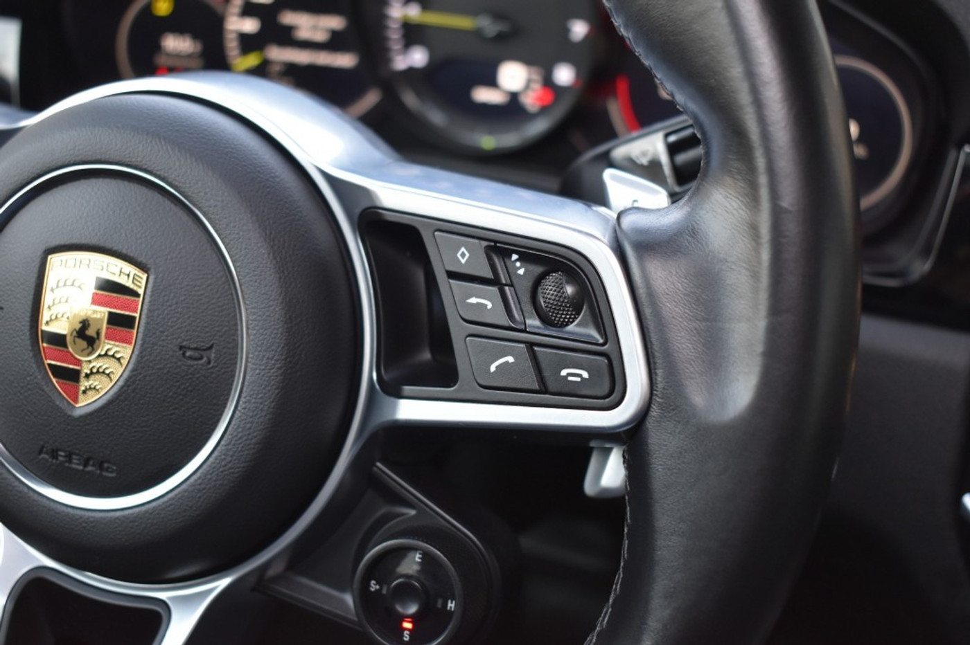 Foto van Porsche Cayenne E-hybrid