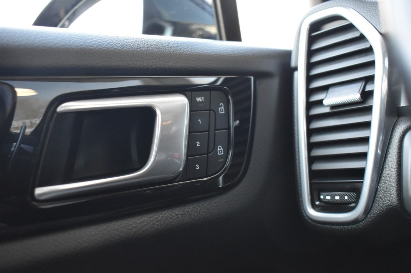 Foto van Porsche Cayenne E-hybrid