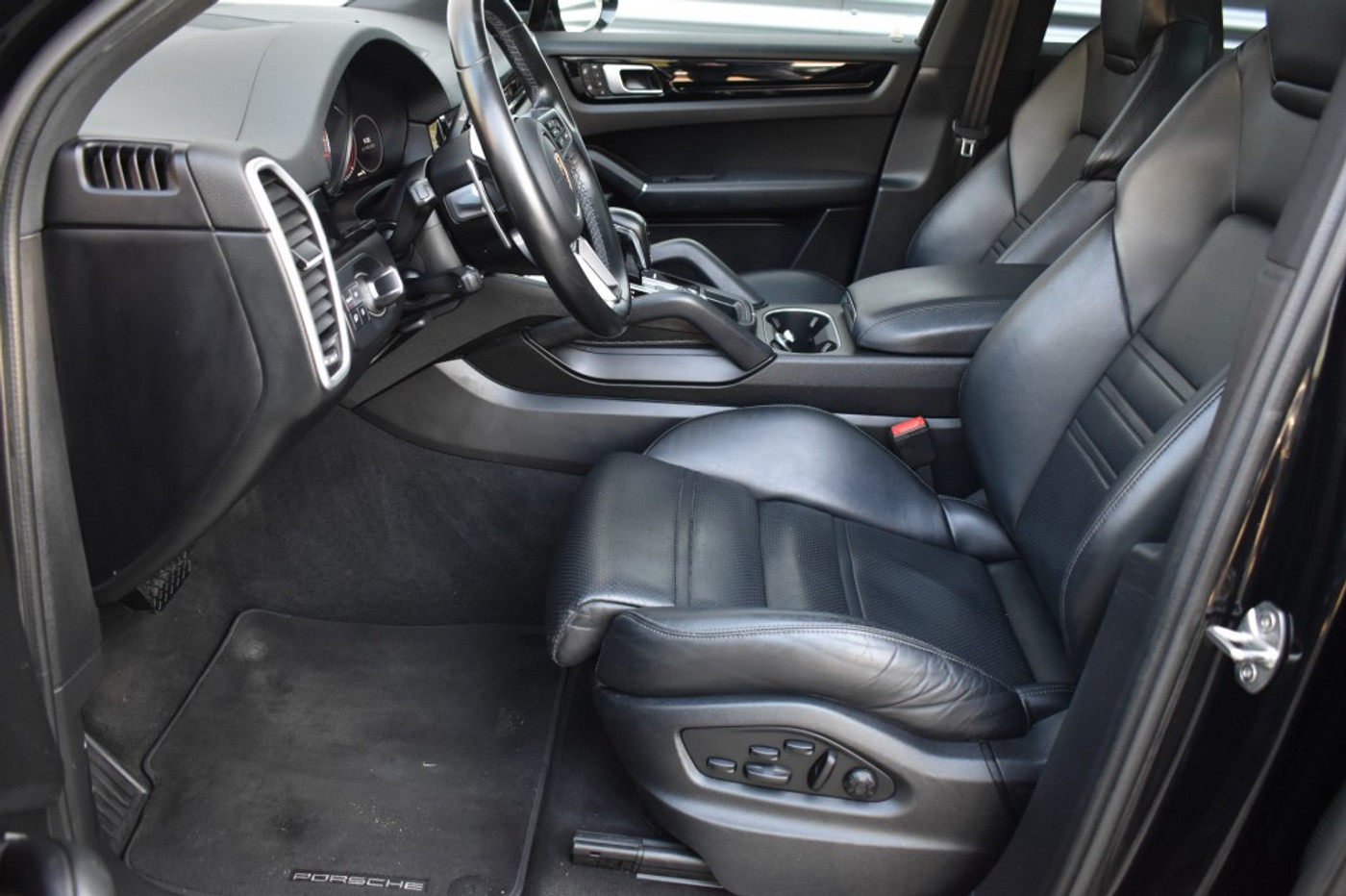 Foto van Porsche Cayenne E-hybrid