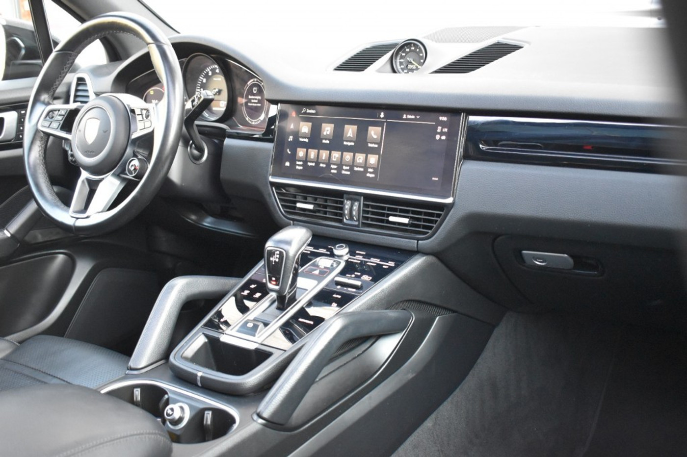 Foto van Porsche Cayenne E-hybrid