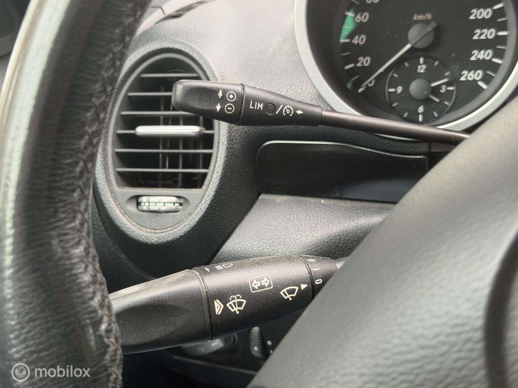 Foto van Mercedes-Benz SLK 200 Kompressor