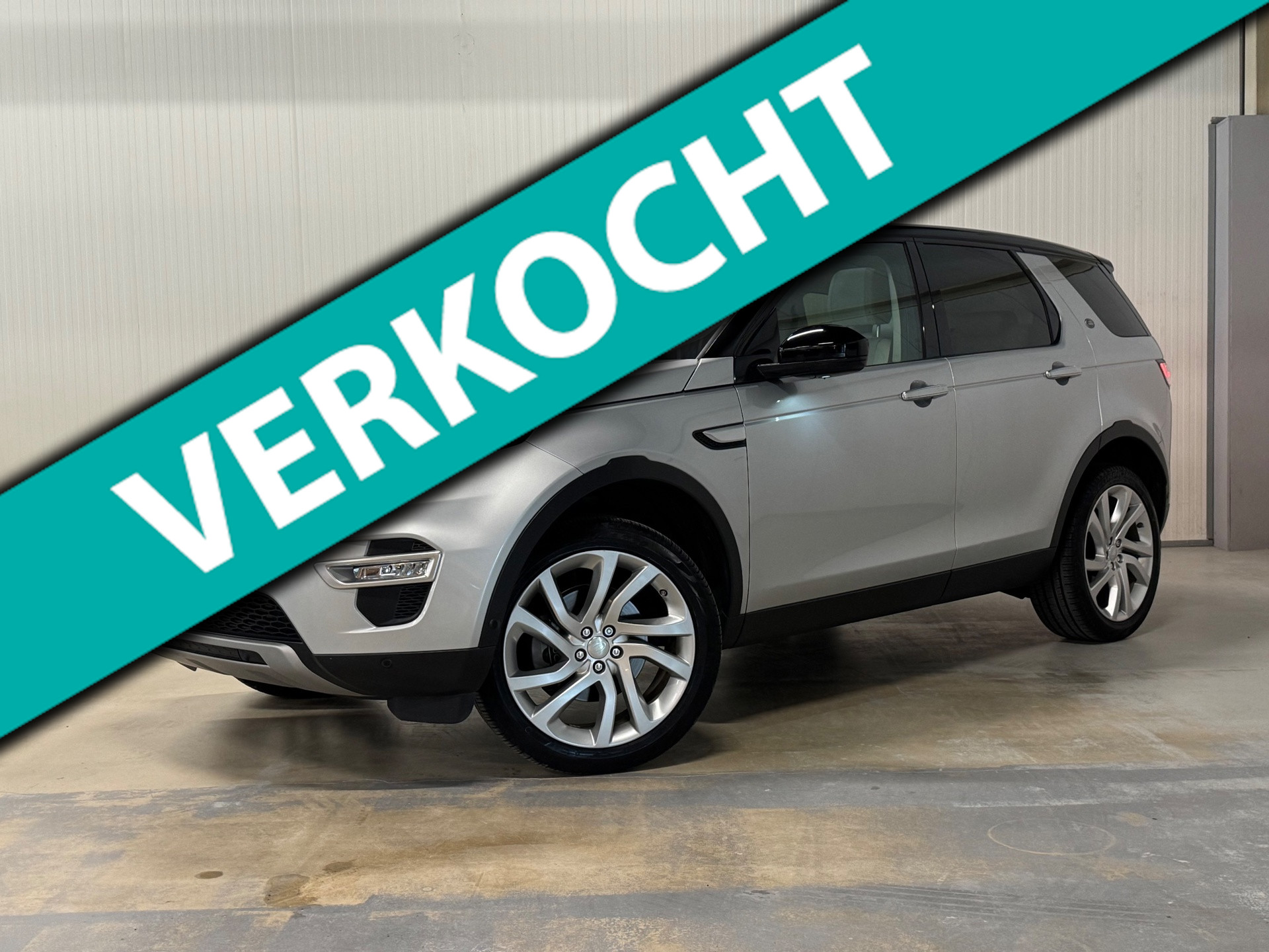 Land Rover Discovery Sport 2.0 Si4 4WD HSE Luxury | ZONNEDAK | CAMERA | LED | MERIDIAN 2015 - voorkant