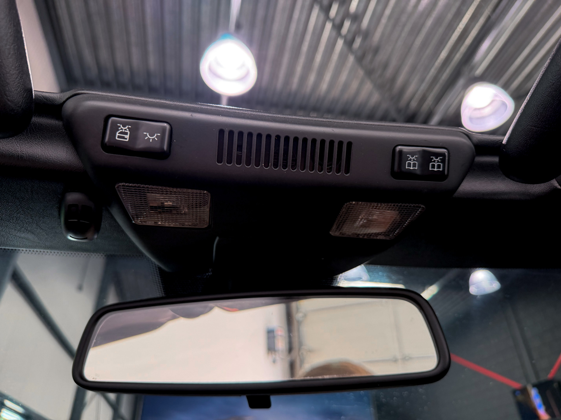 Foto van Mercedes-Benz SL 320