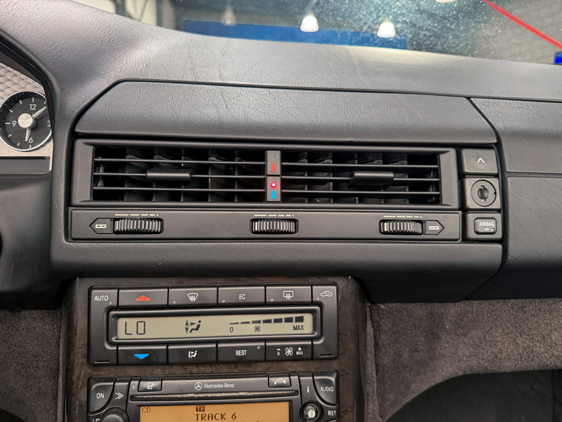 Foto van Mercedes-Benz SL 320