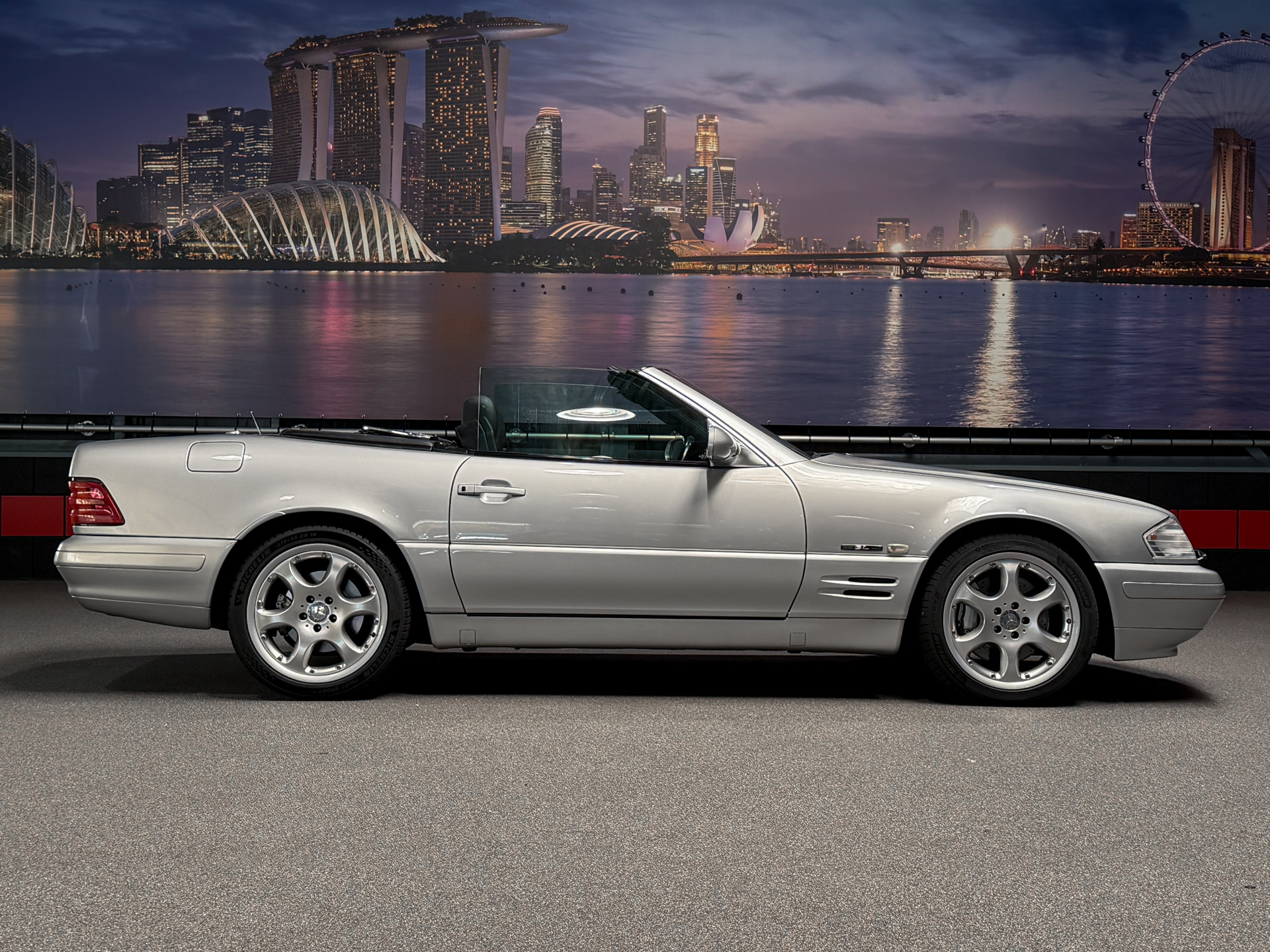 Foto van Mercedes-Benz SL 320