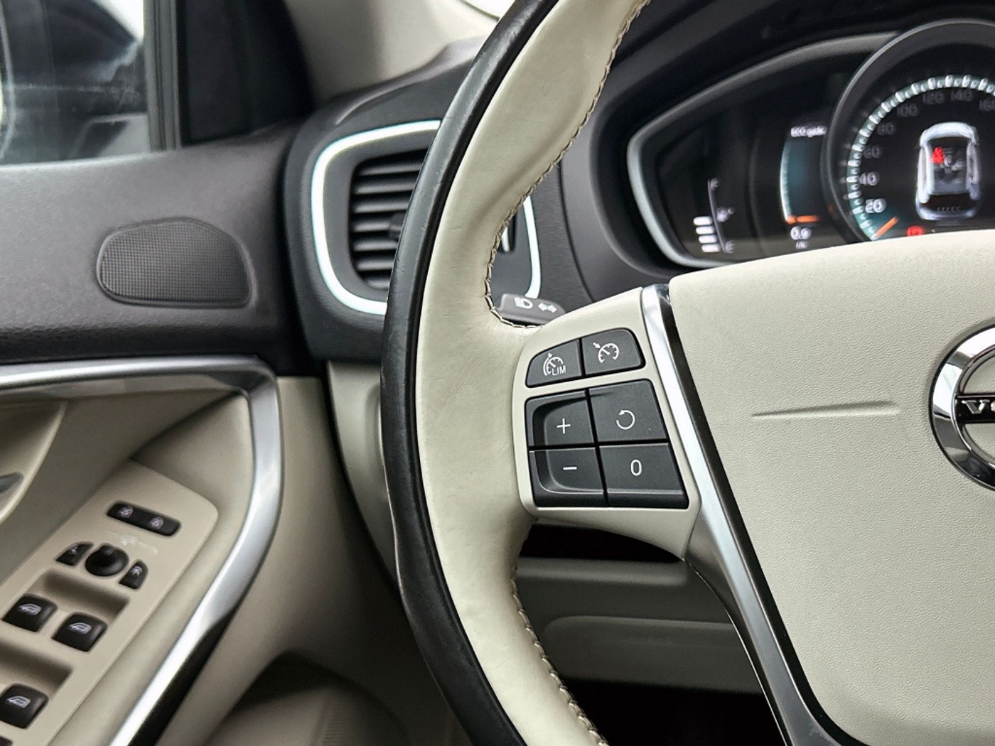 Foto van Volvo V40 Cross Country