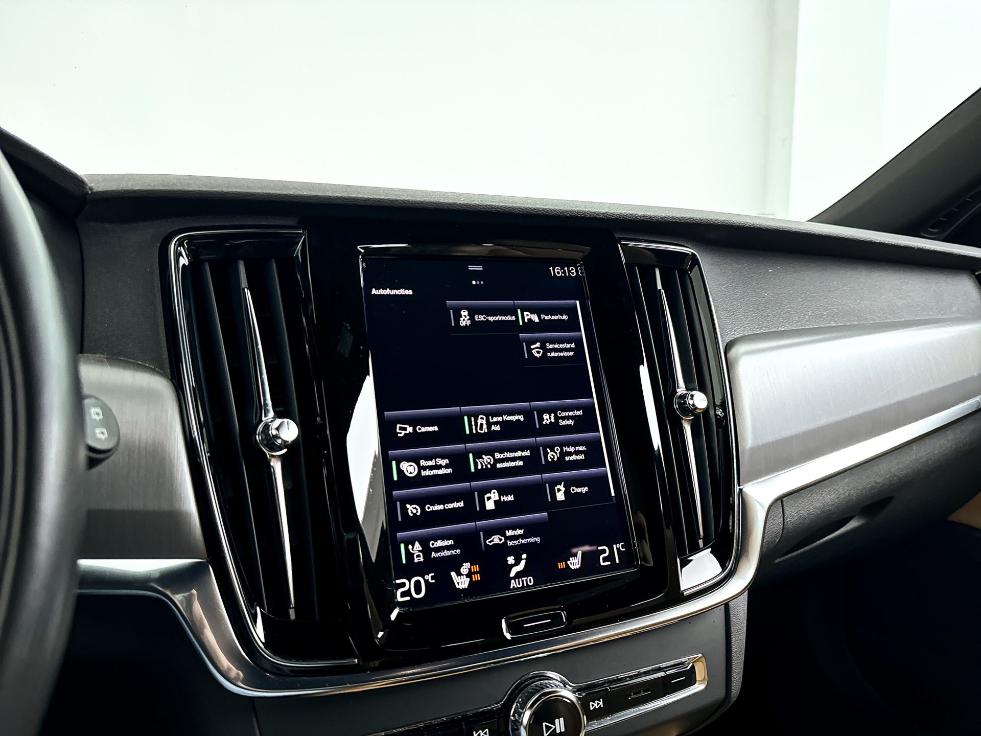 Foto van Volvo V90 T8 Twin Engine