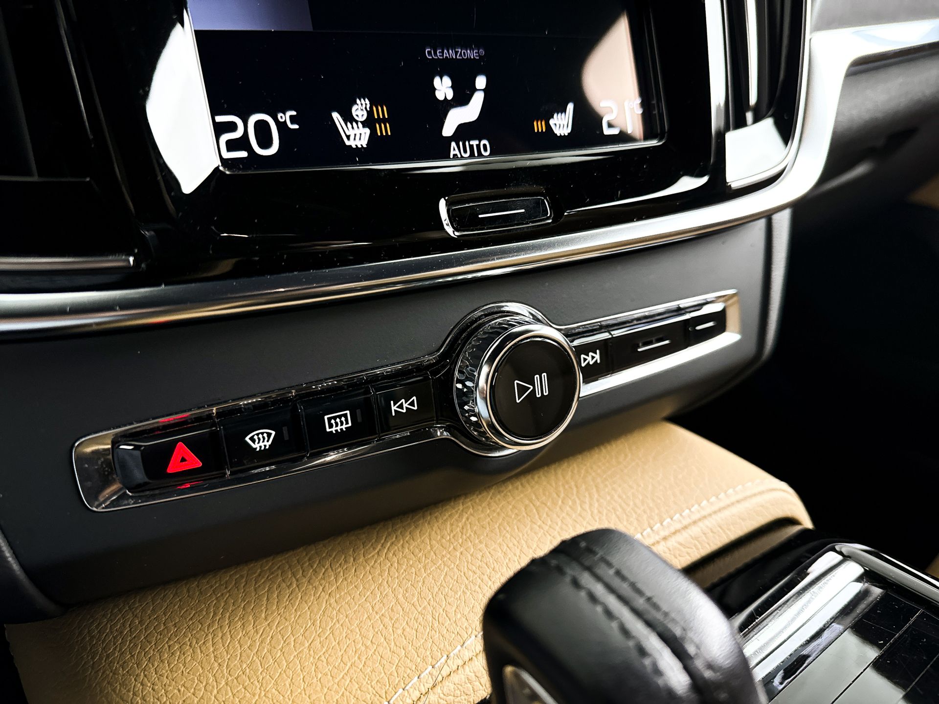 Foto van Volvo V90 T8 Twin Engine