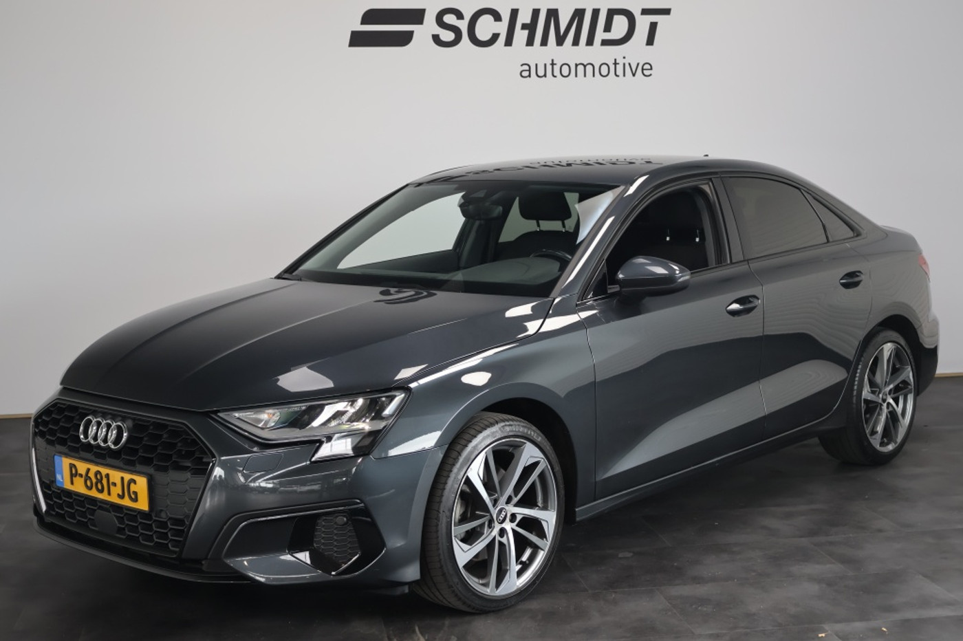 Audi A3 Limousine 35 TFSI edition one | Trekhaak | Carplay | Stoelverwarming | 18" 2021 - voorkant