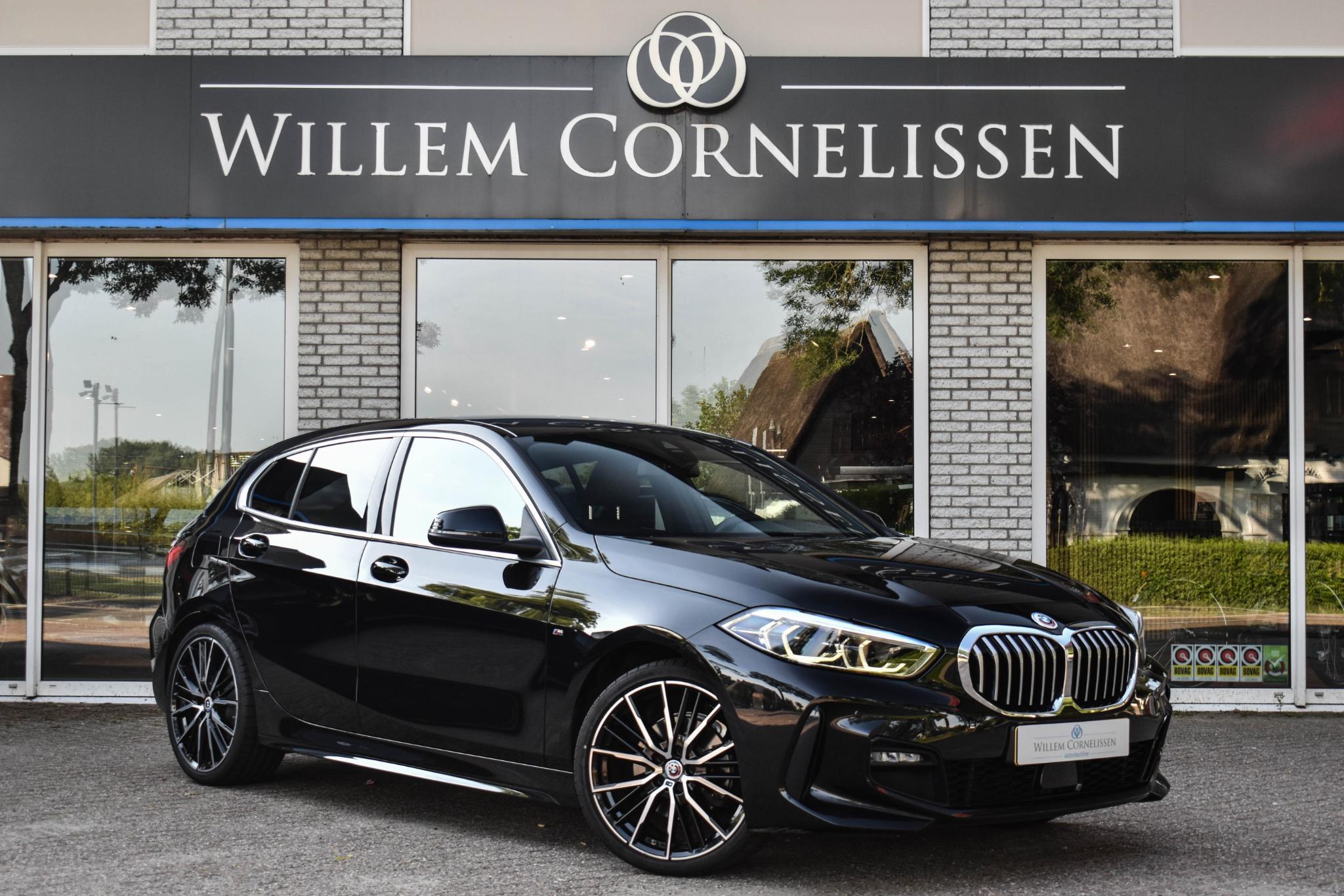 BMW 118i 118i M-Sport Leder Virtual Cockpit Stoelverwarming 2022 - voorkant