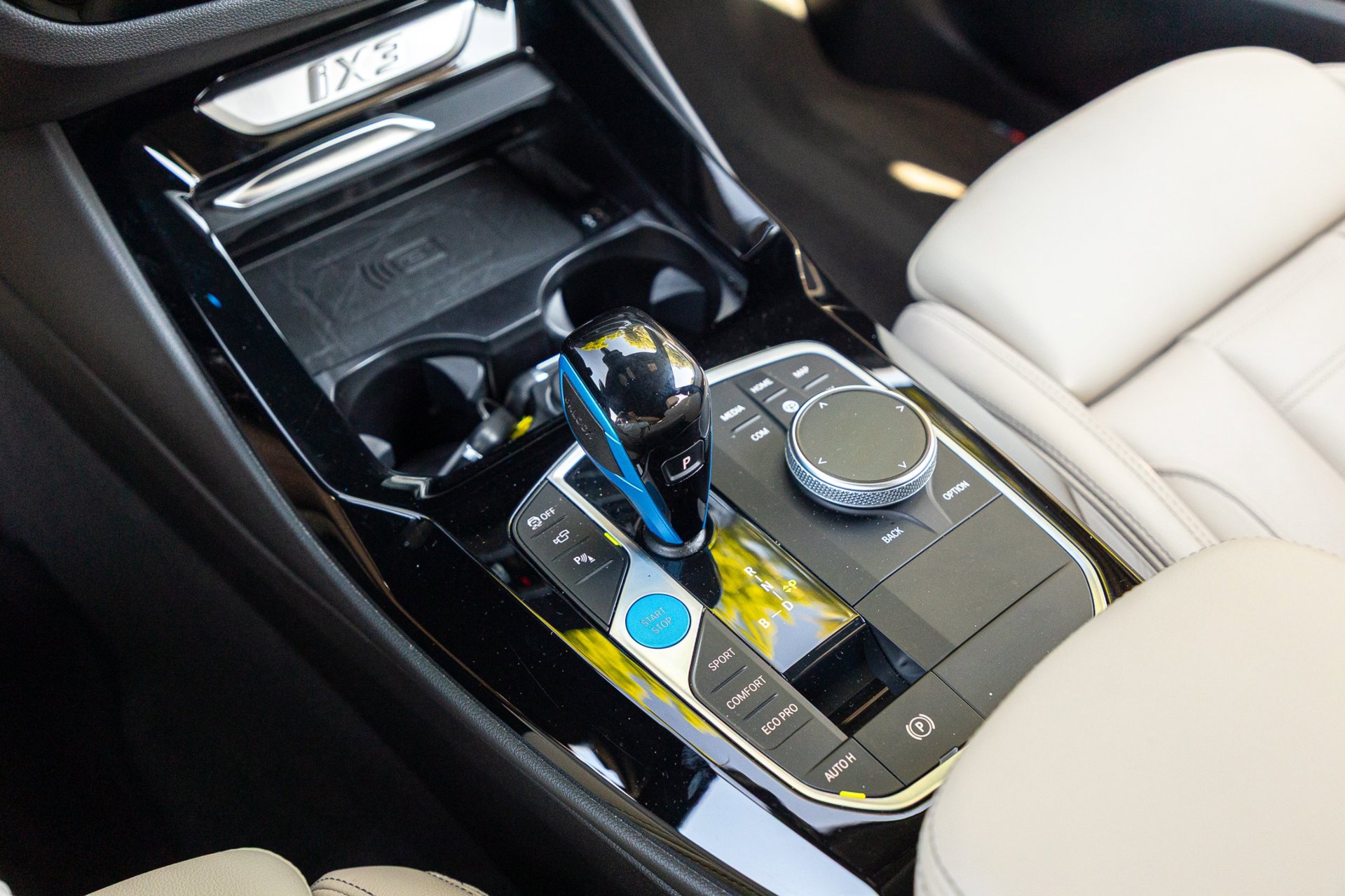 Foto van BMW Ix3